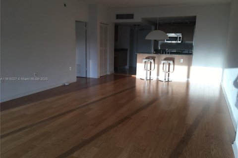 Condo in Bal Harbour, Florida, 1 bedroom  № 1768744 - photo 7