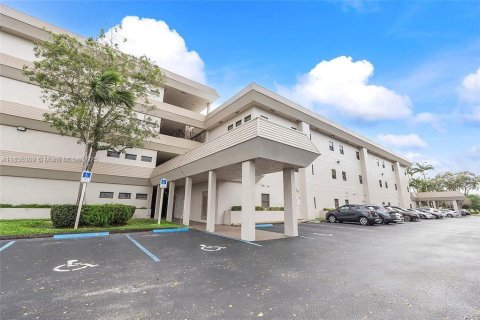 Commercial property in Hollywood, Florida № 1819955 - photo 3
