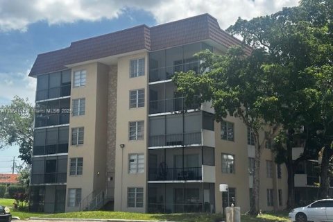 Снять в аренду кондоминиум в Лодерхилл, Флорида 2 спальни, 94.39м2, № 1920351 - фото 1