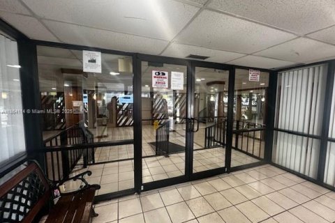 Снять в аренду кондоминиум в Лодерхилл, Флорида 2 спальни, 94.39м2, № 1920351 - фото 7