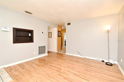 House in Orlando, Florida 3 bedrooms, 150.97 sq.m. № 1749368 - photo 9