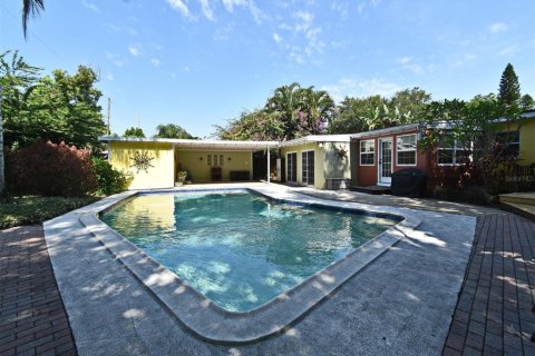 House in Orlando, Florida 3 bedrooms, 150.97 sq.m. № 1749368 - photo 3