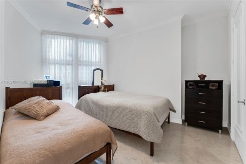 Condominio en venta en Sunny Isles Beach, Florida, 2 dormitorios, 118.54 m2 № 1954701 - foto 17