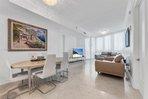 Condominio en venta en Sunny Isles Beach, Florida, 2 dormitorios, 118.54 m2 № 1954701 - foto 8