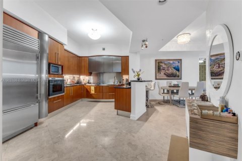 Condominio en venta en Sunny Isles Beach, Florida, 2 dormitorios, 118.54 m2 № 1954701 - foto 5