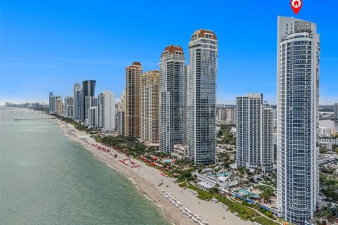 Condominio en venta en Sunny Isles Beach, Florida, 2 dormitorios, 118.54 m2 № 1954701 - foto 3