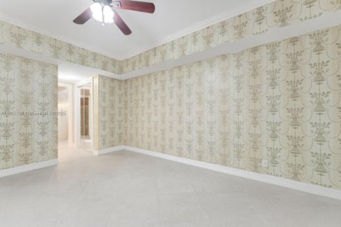 Condominio en venta en Sunny Isles Beach, Florida, 2 dormitorios, 118.54 m2 № 1954701 - foto 12