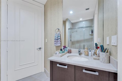 Condominio en venta en Sunny Isles Beach, Florida, 2 dormitorios, 118.54 m2 № 1954701 - foto 19