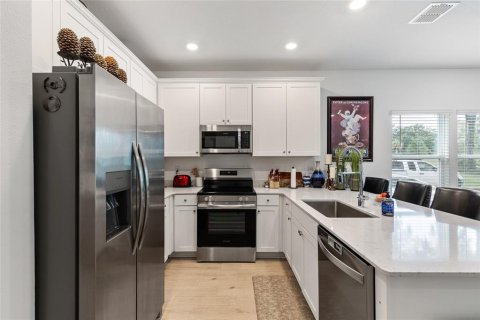 Condo in Newberry, Florida, 3 bedrooms № 2195221 - photo 3