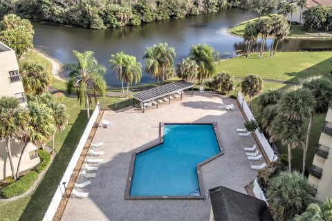 Купить кондоминиум в Коконат Крик, Флорида 2 спальни, 90.12м2, № 2007777 - фото 5