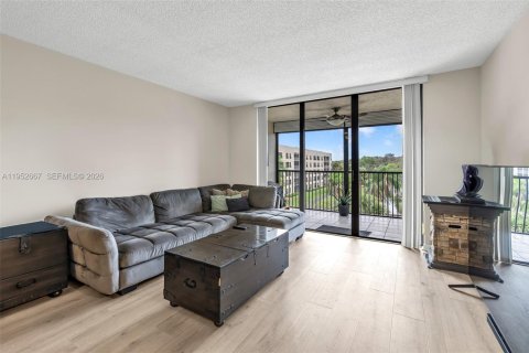 Купить кондоминиум в Коконат Крик, Флорида 2 спальни, 90.12м2, № 2007777 - фото 16