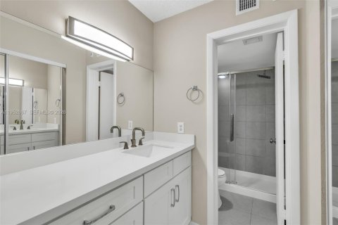 Купить кондоминиум в Коконат Крик, Флорида 2 спальни, 90.12м2, № 2007777 - фото 26