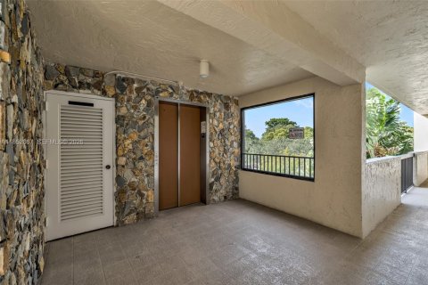 Купить кондоминиум в Коконат Крик, Флорида 2 спальни, 90.12м2, № 2007777 - фото 7