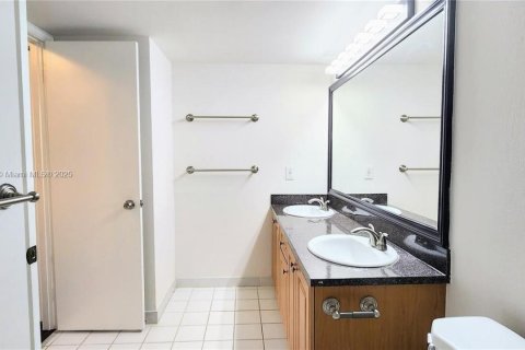 Купить кондоминиум в Авентура, Флорида 2 спальни, 105.35м2, № 1713746 - фото 23
