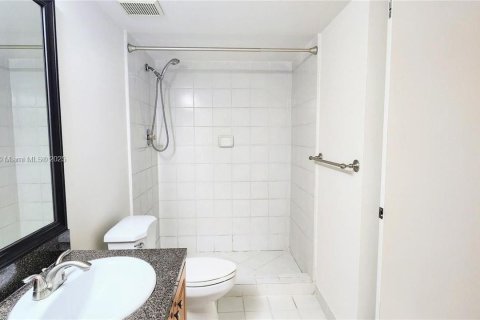 Купить кондоминиум в Авентура, Флорида 2 спальни, 105.35м2, № 1713746 - фото 25