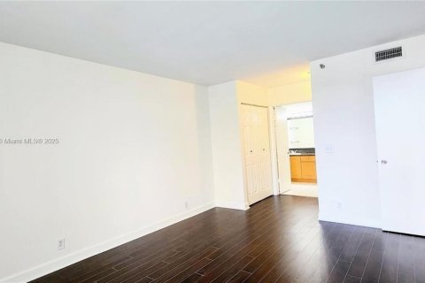 Купить кондоминиум в Авентура, Флорида 2 спальни, 105.35м2, № 1713746 - фото 18