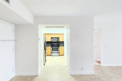 Купить кондоминиум в Авентура, Флорида 2 спальни, 105.35м2, № 1713746 - фото 3