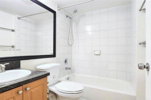 Купить кондоминиум в Авентура, Флорида 2 спальни, 105.35м2, № 1713746 - фото 9