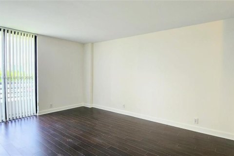 Купить кондоминиум в Авентура, Флорида 2 спальни, 105.35м2, № 1713746 - фото 17