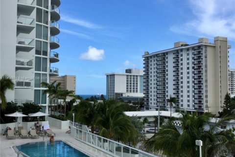 Copropriété à louer à Fort Lauderdale, Floride: 2 chambres, 119.29 m2 № 1864629 - photo 30