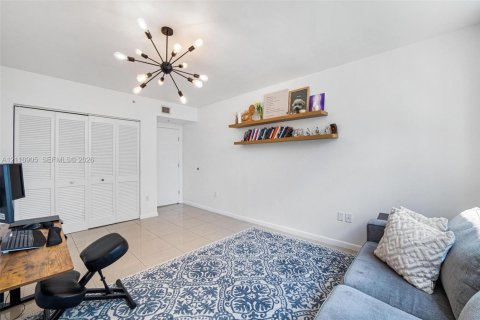 Condominio en venta en Miami, Florida, 2 dormitorios, 112.88 m2 № 2430160 - foto 14