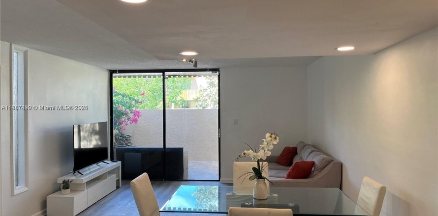 Touwnhouse à Miami, Floride 2 chambres, 111.67 m2 № 1941788