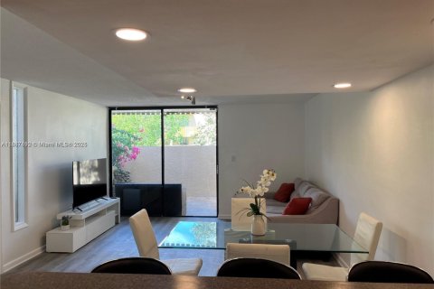 Touwnhouse à louer à Miami, Floride: 2 chambres, 111.67 m2 № 1941788 - photo 8