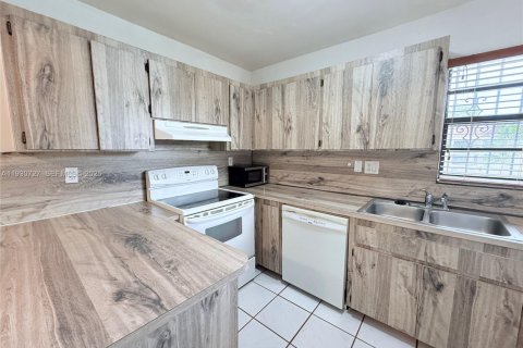 Condominio en alquiler en Miami, Florida, 2 dormitorios, 85.84 m2 № 1991062 - foto 8