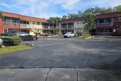 Condo à Pembroke Pines, Floride, 2 chambres  № 1989086