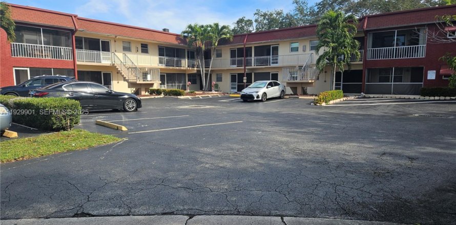 Condo à Pembroke Pines, Floride, 2 chambres  № 1989086