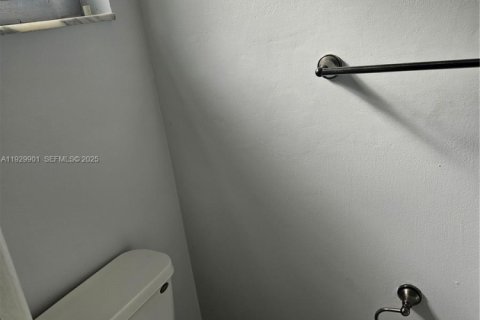 Copropriété à louer à Pembroke Pines, Floride: 2 chambres, 81.75 m2 № 1989086 - photo 13