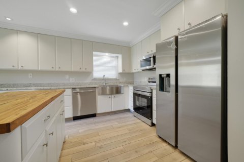 Купить коммерческую недвижимость в Бока-Ратон, Флорида 355.63м2, № 2083237 - фото 2