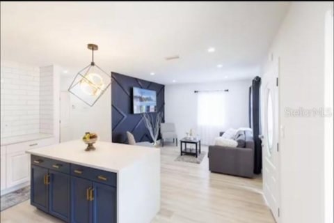 Villa ou maison à vendre à Tampa, Floride: 3 chambres, 104.98 m2 № 2208273 - photo 3