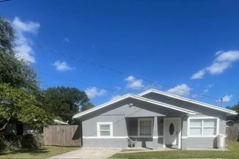 Villa ou maison à vendre à Tampa, Floride: 3 chambres, 104.98 m2 № 2208273 - photo 2