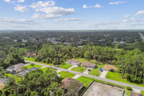 House in North Port, Florida 3 bedrooms, 173.17 sq.m. № 1827283 - photo 26