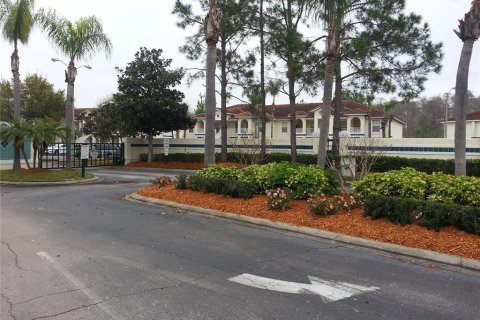 Condo in Orlando, Florida, 2 bedrooms  № 2196723 - photo 13