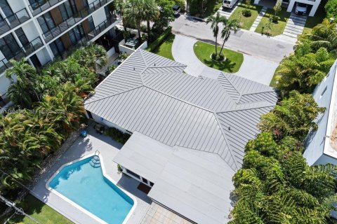 Снять в аренду виллу или дом в Майами, Флорида 5 спален, 203.36м2, № 2060571 - фото 3