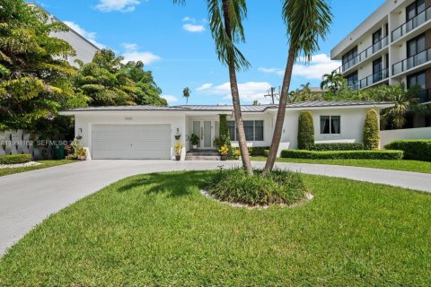 Снять в аренду виллу или дом в Майами, Флорида 5 спален, 203.36м2, № 2060571 - фото 6