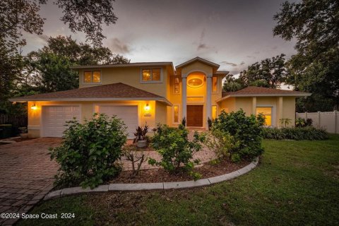 House in Merrit Island, Florida 4 bedrooms, 284.28 sq.m. № 1399399 - photo 1