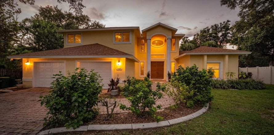 House in Merrit Island, Florida 4 bedrooms, 284.28 sq.m. № 1399399