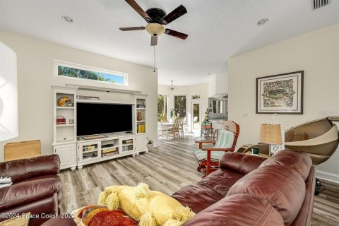 House in Merrit Island, Florida 4 bedrooms, 284.28 sq.m. № 1399399 - photo 23