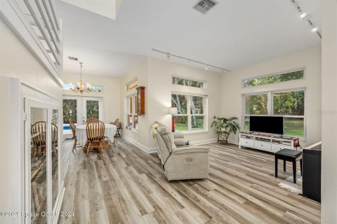 House in Merrit Island, Florida 4 bedrooms, 284.28 sq.m. № 1399399 - photo 7
