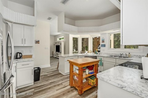 House in Merrit Island, Florida 4 bedrooms, 284.28 sq.m. № 1399399 - photo 15
