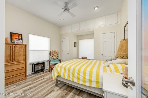 House in Merrit Island, Florida 4 bedrooms, 284.28 sq.m. № 1399399 - photo 27