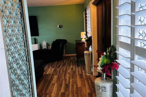 Купить виллу или дом в Санрайз, Флорида 7 комнат, 162.58м2, № 1966715 - фото 13