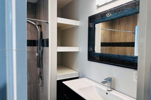 Купить виллу или дом в Санрайз, Флорида 7 комнат, 162.58м2, № 1966715 - фото 23