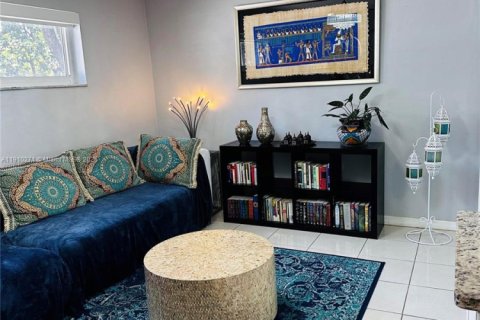 Купить виллу или дом в Санрайз, Флорида 7 комнат, 162.58м2, № 1966715 - фото 12