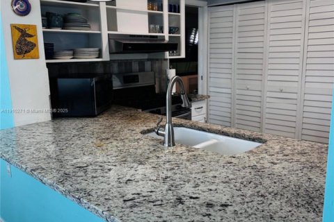 Villa ou maison à vendre à Sunrise, Floride: 3 chambres, 162.58 m2 № 1966715 - photo 9