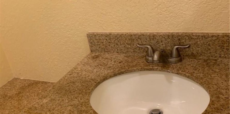 Condo in Lauderhill, Florida, 1 bedroom  № 871324