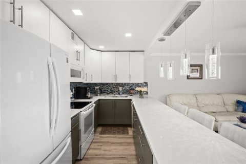 Condominio en alquiler en Sarasota, Florida, 1 dormitorio, 61.59 m2 № 2150595 - foto 5
